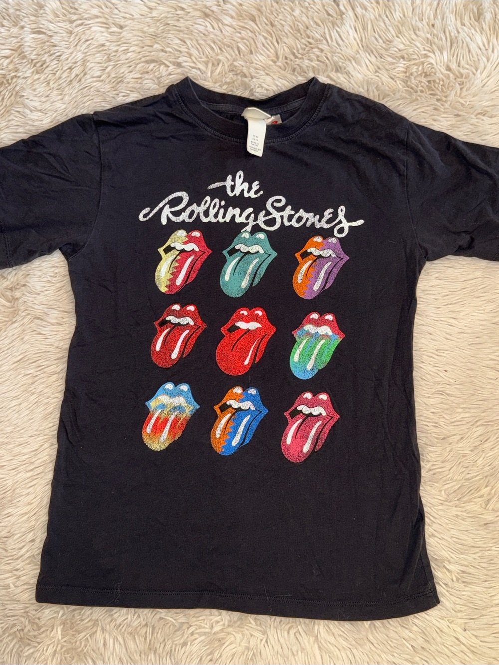 👅 🎵 H & M Rolling Stones Black  Tee with Multi-Color Tongue Graphics XS